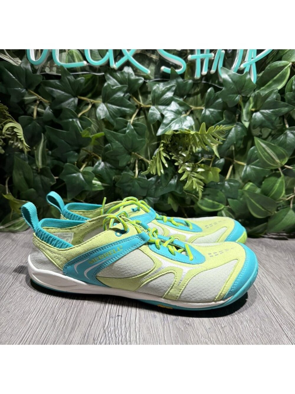 Merrell Women’s US Size 10.5 Dash Glove Calypso Barefoot Running Shoes Green